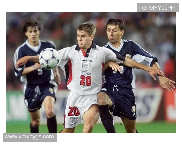 足球世界杯历史经典瞬间回顾精彩时刻盘点与传奇赛事重温 足球世界杯历史经典瞬间回顾精彩时刻盘点与传奇赛事重温